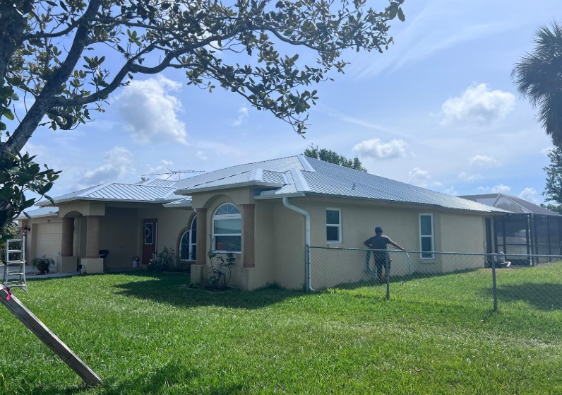 Standing Seam vs Corrugated Metal Roofing: What’s the Difference?